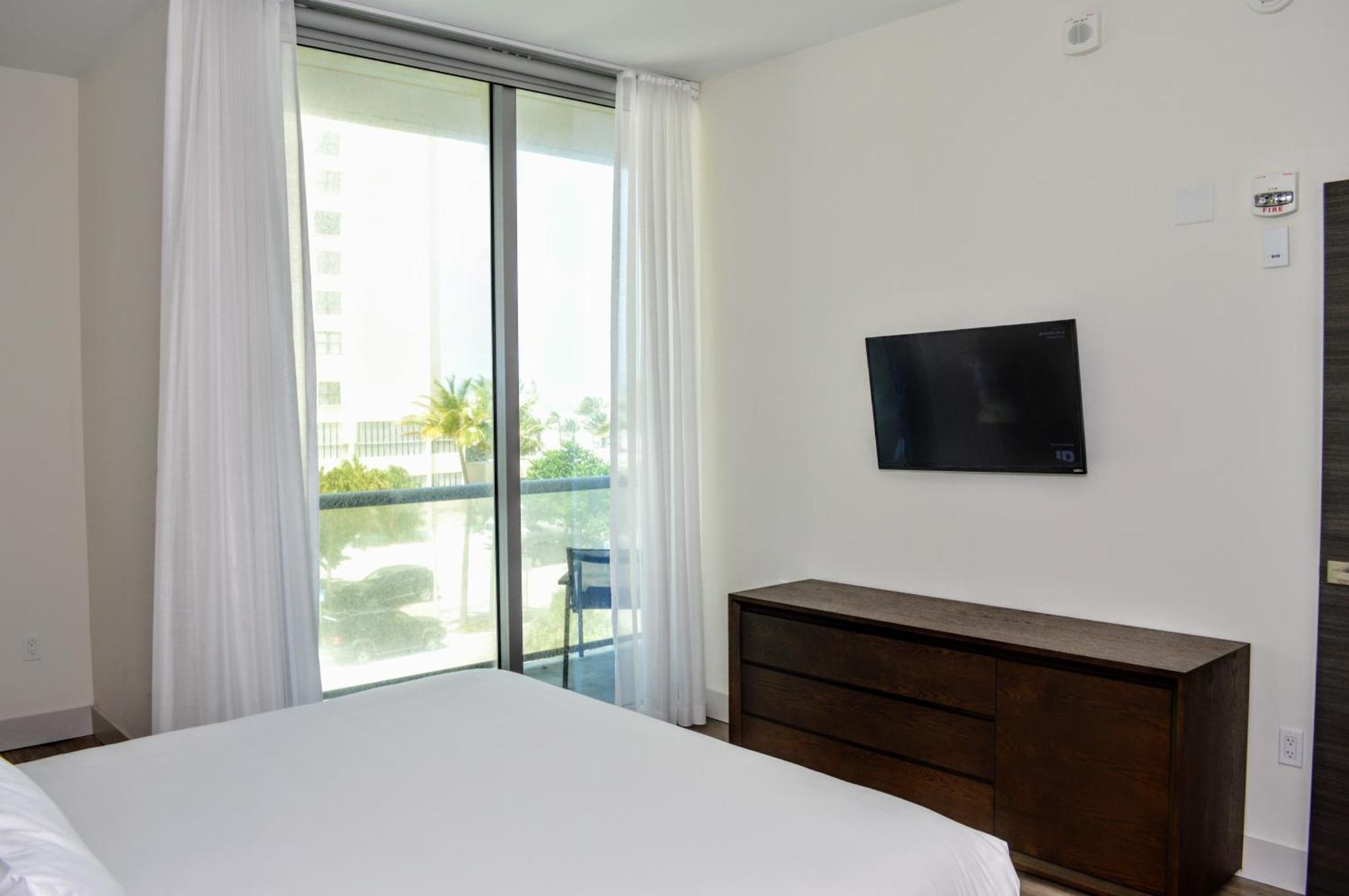 Ch Luxury Condos & Studios On The Beach 할리우드 객실 사진